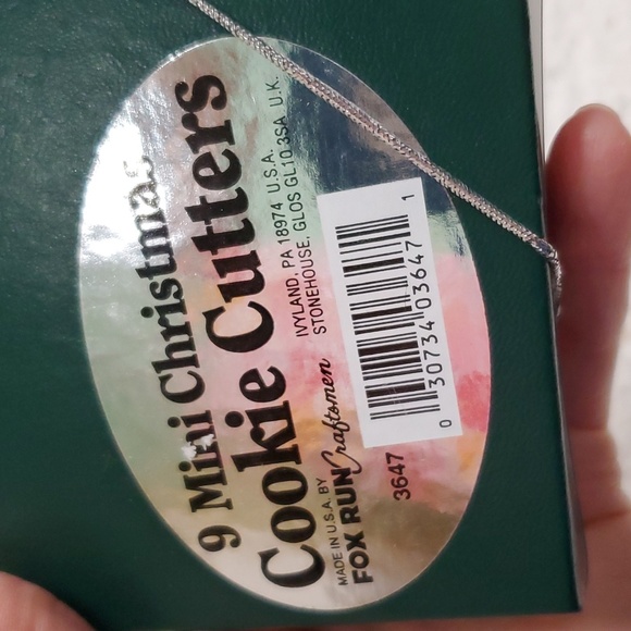 Cookie Cutters Set of 9 Christmas Mini Star Tree Candy Cane Bell Snowman Holly - Picture 10 of 11